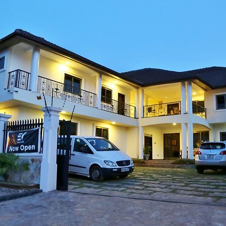 Eden Vale Hotel Ajiringano Kültér fotó