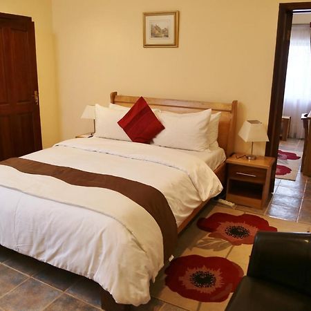 Eden Vale Hotel Ajiringano Kültér fotó