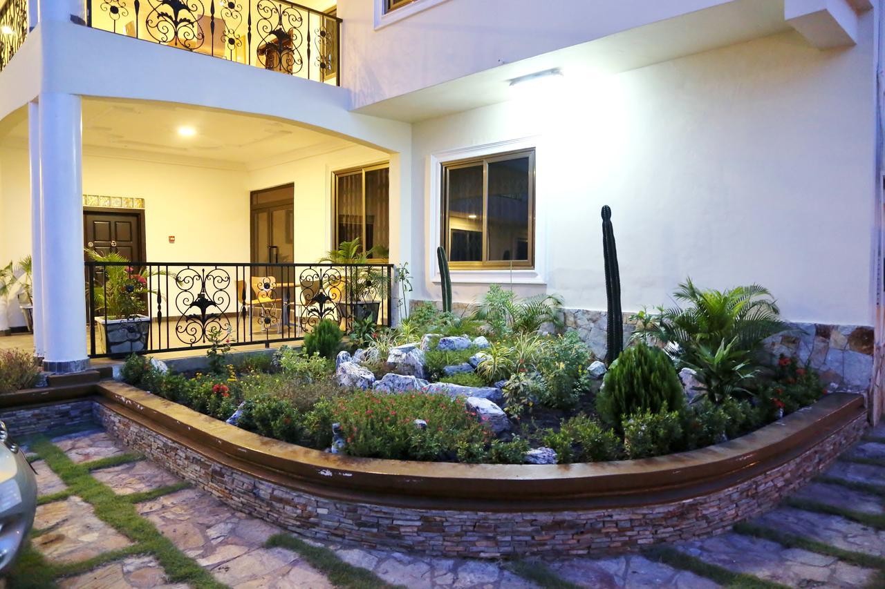 Eden Vale Hotel Ajiringano Kültér fotó