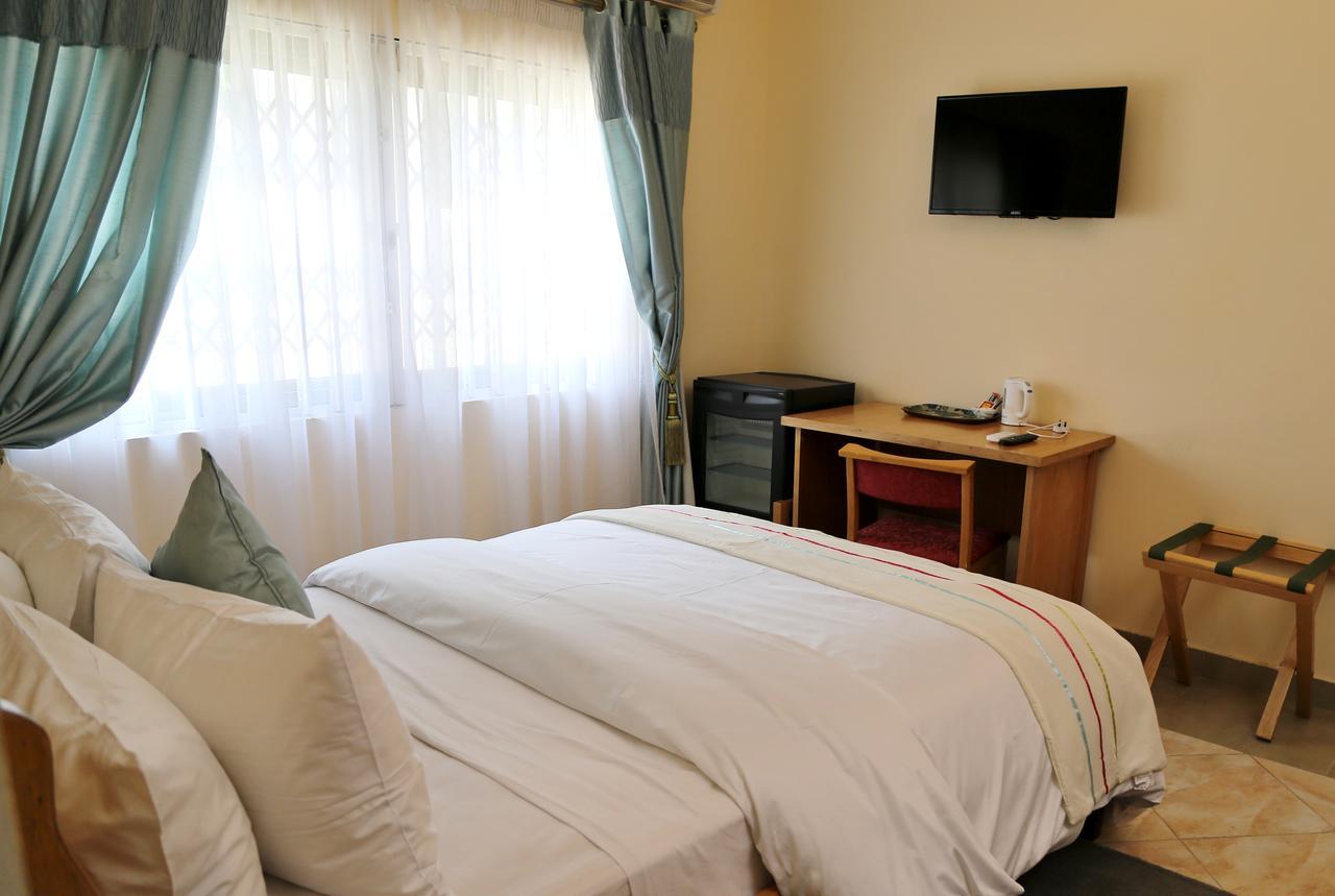 Eden Vale Hotel Ajiringano Kültér fotó