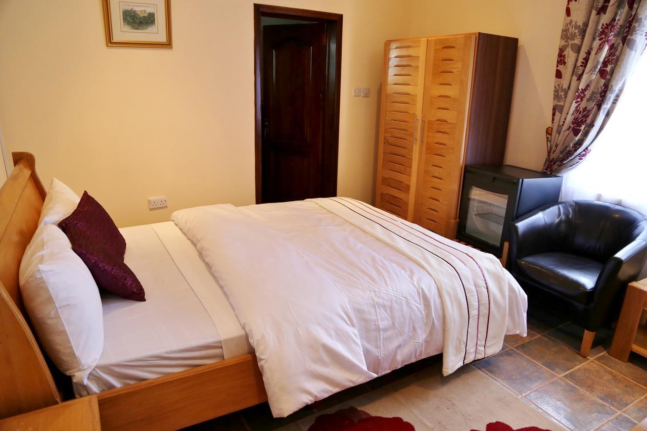 Eden Vale Hotel Ajiringano Kültér fotó