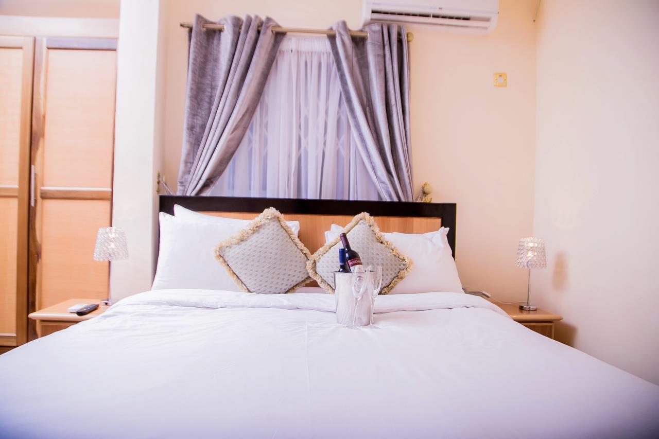 Eden Vale Hotel Ajiringano Kültér fotó